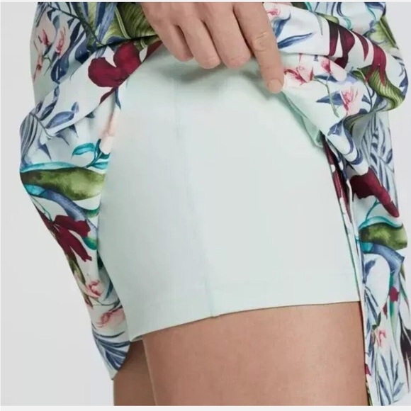 Lady Hagan Golf Skort - Picture 3 of 11